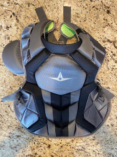 S7 AXIS ADULT Chest Protector