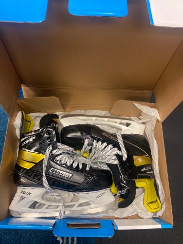 New Senior Bauer Supreme Comp Hockey Skates 9.5D