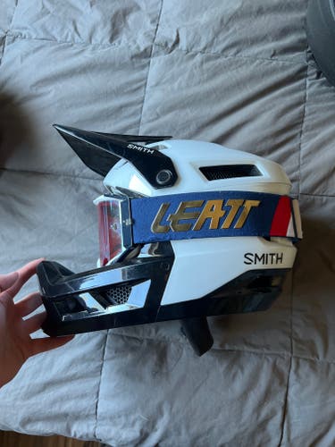 Used Medium Men's Smith Bike Helmet