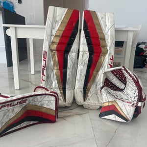 True Catalyst Forsberg Pro Return PX3 (12.2) Pads Glove and Blocker