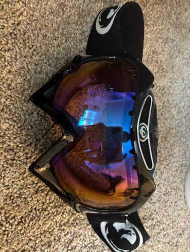 Used Unisex  Small Snowboard Goggles