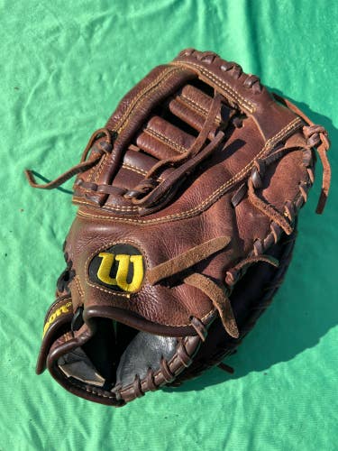 Used Wilson A800 Right Hand Throw First Base Baseball Glove 11.5"