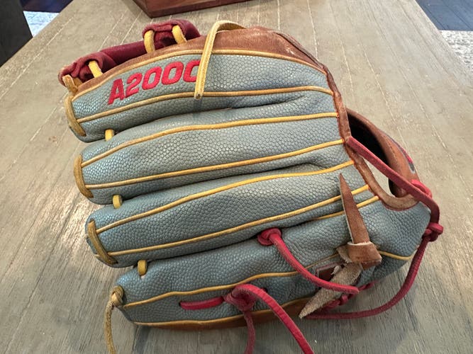 Wilson A2000 infielders glove for sale