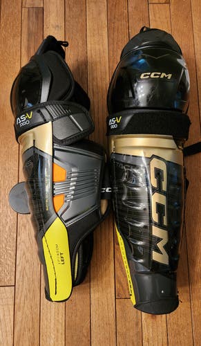 Used Senior CCM ASV Pro 17" Shin Pads