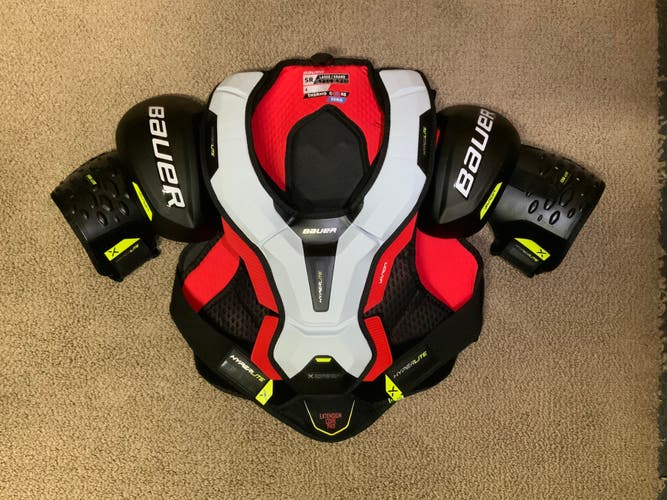 Used Large Senior Bauer Vapor Hyperlite Shoulder Pads