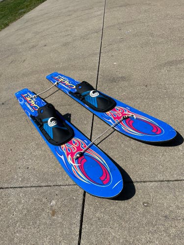 Used  Waterskiing Skis