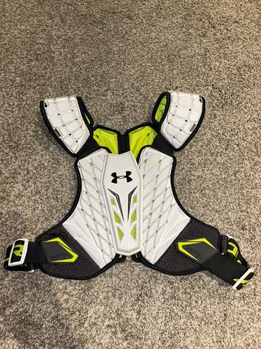 Used Medium/Large Under Armour VFT Shoulder Pads
