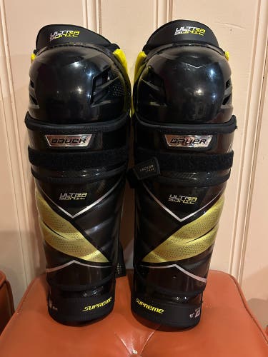 Bauer Ultrasonic Shin Pads Brand New Never Worn