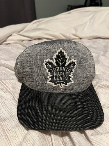 Toronto maple leafs hat