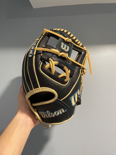 New With Tags 2022 Infield 11.5" DP15 A2000 Baseball Glove