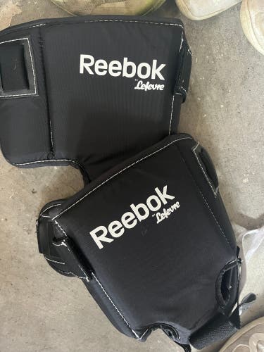 Reebok goalie knee pad/thigh guard