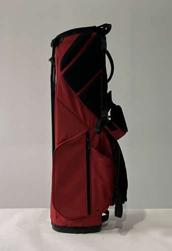 TaylorMade FlexTech Lite Stand Bag Red Black 4-Way Divide Dual Strap Golf Bag