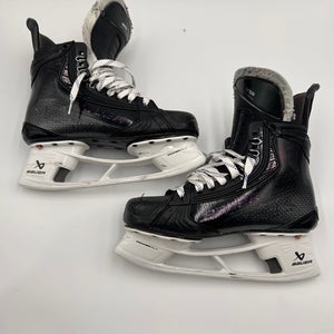 Lightly Used Senior Bauer Wide Width Pro Stock 8 Vapor Hyperlite 2 Hockey Skates