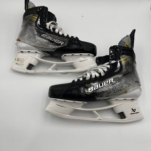 Used Senior Bauer Regular Width Pro Stock 11 1/4 Vapor Hyperlite 2 Hockey Skates