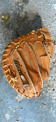 Used Mizuno Right Hand Throw Catcher's Professional model Baseball Glove