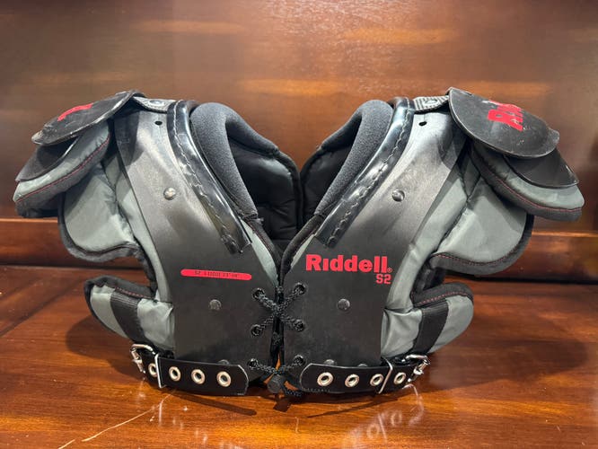 Riddell S2 Youth Large 13”-14” Shoulder Pads