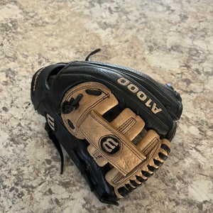 Wilson A1000 Baseball Glove right hand throw