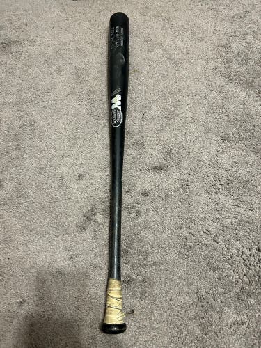 Used MLB Official Louisville Slugger  31 oz 33.5" Bat (Former Minor League Players Bat)