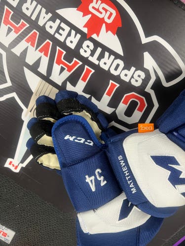 NWT Austin Matthews 14” CCM HGPJSXP Toronto Maple Leafs Gloves