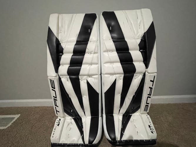 Used  True  Goalie Leg Pads