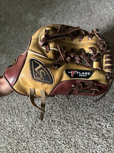 Louisville slugger glove