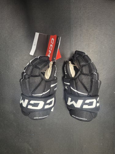 New Junior 11" CCM Tacks XF 80 Gloves Black/White