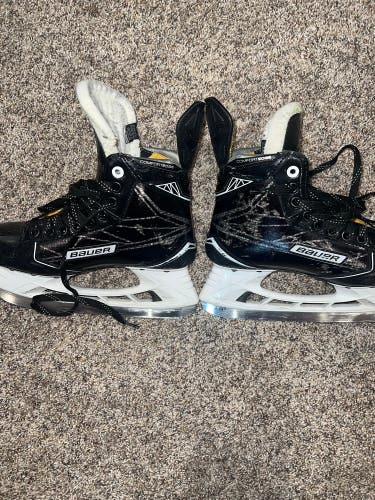 Used Bauer Extra Wide Width Size 4 Supreme S190 Hockey Skates