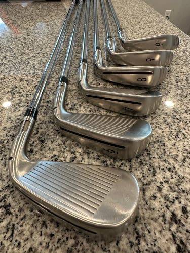 LEFT Taylormade Stealth 2023 Golf Clubs, 5-PW, READY TO SHIP