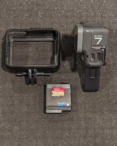 GoPro Hero 7 Black - Used Fully functional with accessories
