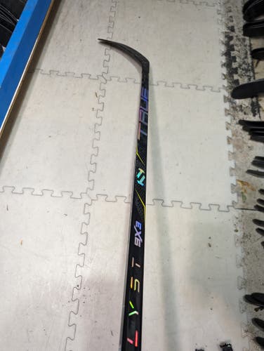 New Senior True Catalyst 9X3 Right Handed Hockey Stick, 85 Flex T92