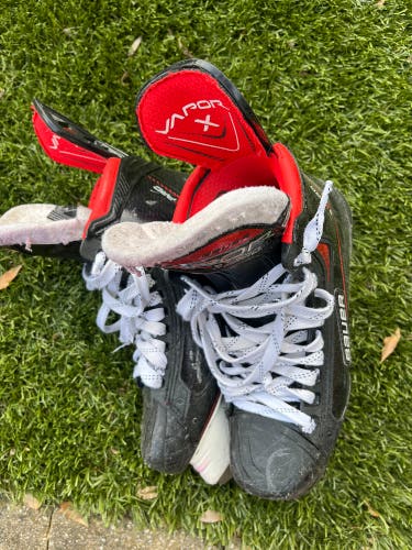 Used Senior Bauer 8 Vapor 3X Pro Hockey Skates