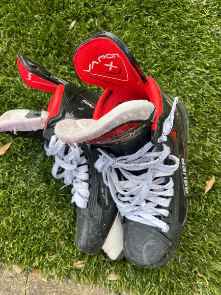 Used Senior Bauer 8 Vapor 3X Pro Hockey Skates
