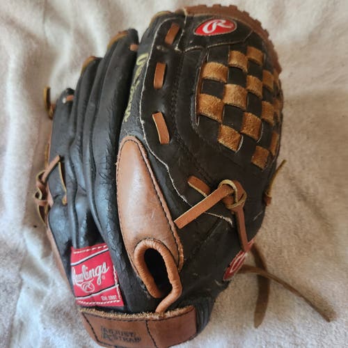 Rawlings Right Hand Throw Player series Baseball Glove 12.5" Some flaking but still good life