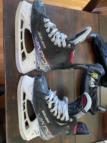 Used Bauer Size 4.5 Vapor 3X Hockey Skates