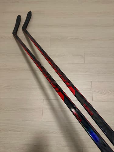 (2-pack) Pro Stock RH CCM Jetspeed FT4 Pro P88 75 Flex