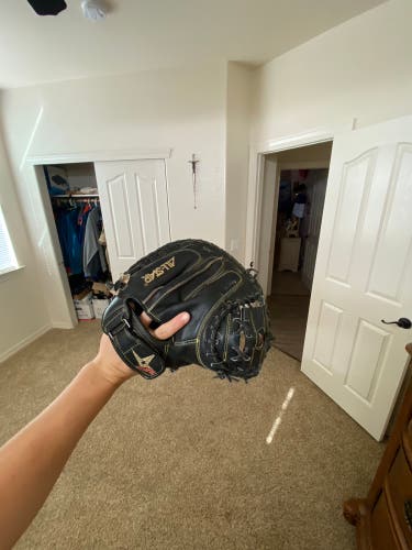 Used 2023 Catcher's 33.5" CM3000xsbt Baseball Glove