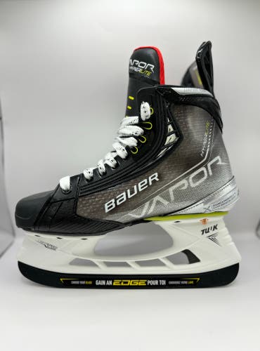 Bauer Hyperlite Hockey Skates Size 4, Fit 3