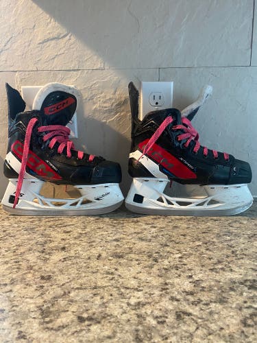 Used Junior CCM Regular Width Size 1 JetSpeed FT670 Hockey Skates