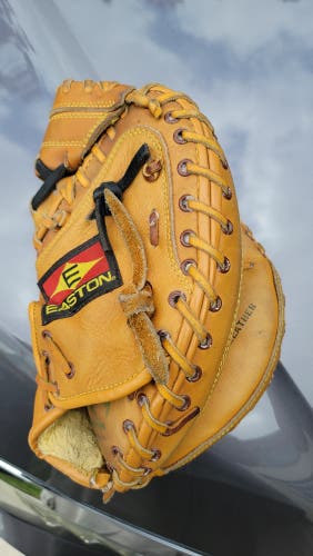 Used Easton Right Hand Throw Catcher's Ex220 Baseball Glove 30"