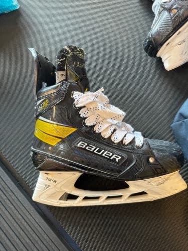 Bauer Ultra Sonic Hockey Skates