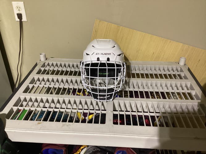 New Large Bauer Hyperlite Helmet White with Cage