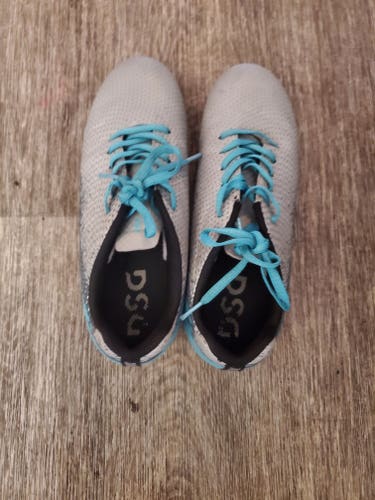 Used Size 5.0 (Women's 6.0) DSG Cleats