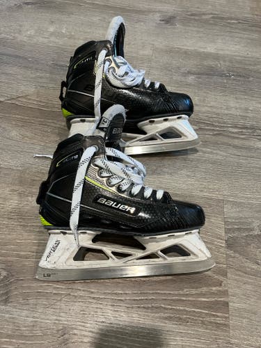 Used Junior Bauer Elite Hockey Goalie Skates Regular Width Size 3.5