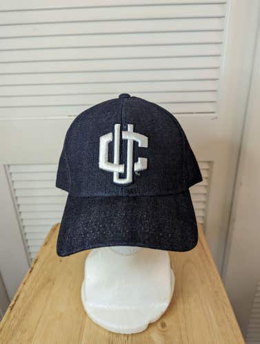 NWT Uconn Huskies Zephyr Fitted Hat 7 3/8 NCAA