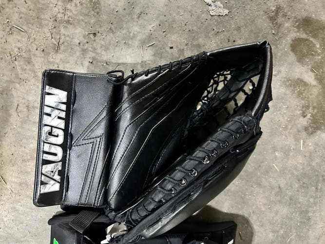 Vaughn v9/slr3 goalie glove combo senior