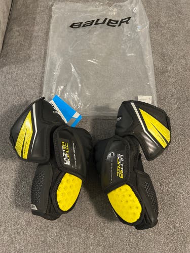 NEW Bauer Supreme Ultrasonic SR. Medium