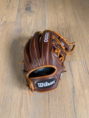 Used  Custom Infield 11.5" A2000 Baseball Glove