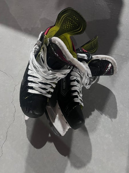 Used Senior Bauer Regular Width 8.5 Vapor X2.9 Hockey Skates