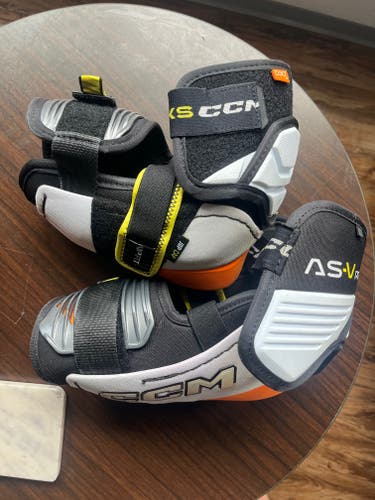 Used Senior Large CCM Tacks AS-V Pro Elbow Pads Pro Stock