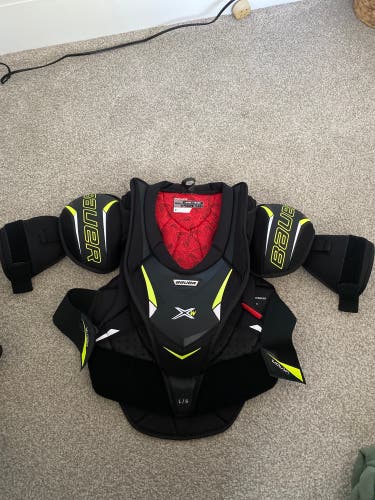 Used  Bauer Vapor X-W Shoulder Pads
